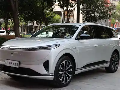 Dongfeng Yipai eπ008 2025