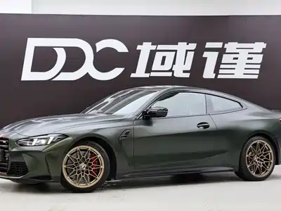 BMW BMW M4 2025