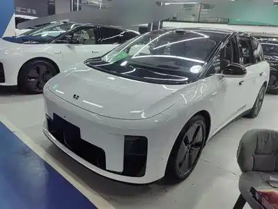 Li Auto Li i8 2025
