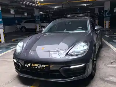 Porsche Panamera 2023