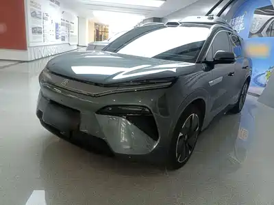 BYD Tang L 2025
