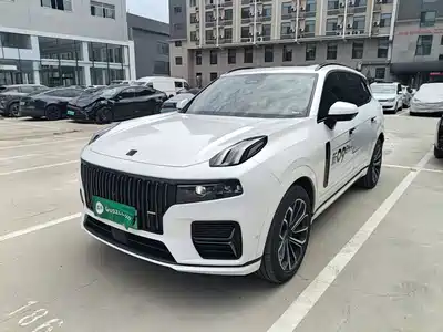Lynk & Co 09 EM-P 2024
