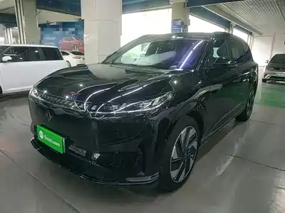 Dongfeng Yipai eπ008 2024