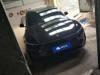 Tesla Model Y L 2025
