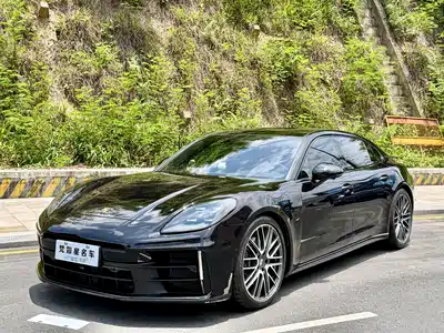 Porsche Panamera 2025
