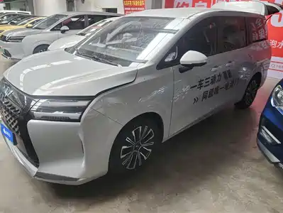 Wuling Motors Xingguang 730 New Energy 2025