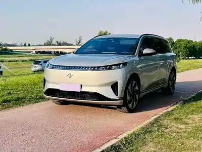 Dongfeng Yipai eπ008 2024
