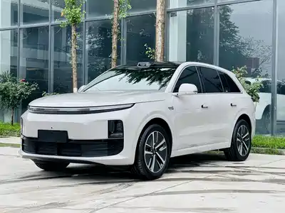 Li Auto L6 2025
