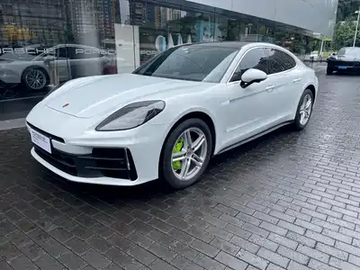 Porsche Panamera 2025