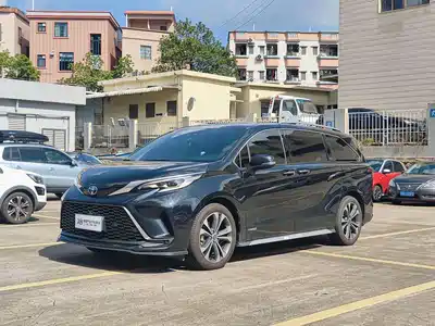 Toyota Granvia 2023