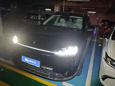 AITO Wenjie M9 2023