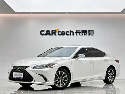 Lexus ES 2024