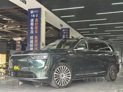 AITO Wenjie M8 2025