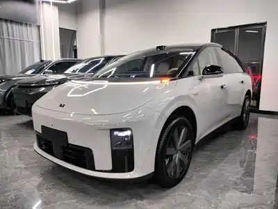 Li Auto Li i8 2025