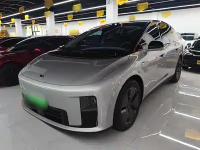 Li Auto Li i8 2025