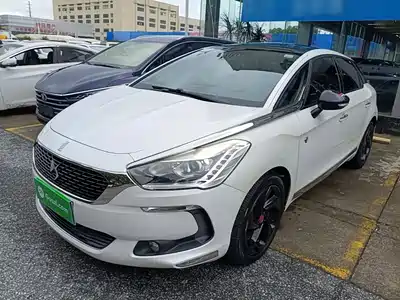 DS DS 5 2017