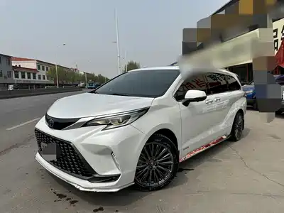Toyota Granvia 2023
