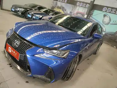 Lexus Lexus IS 2017