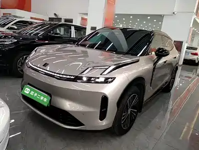 Lynk & Co 08 EM-P 2024