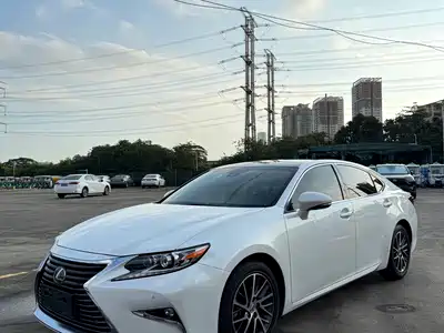 Lexus ES 2016