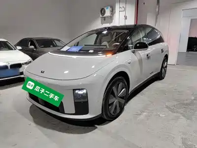 Li Auto Li i8 2025