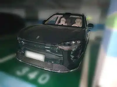AITO Wenjie M9 2025