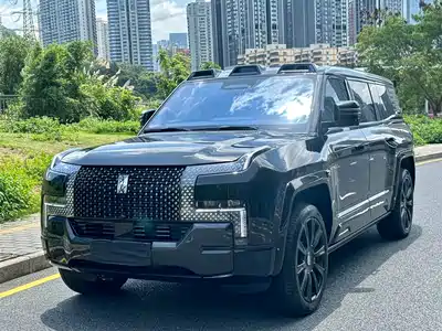 Yangwang U8 L 2025