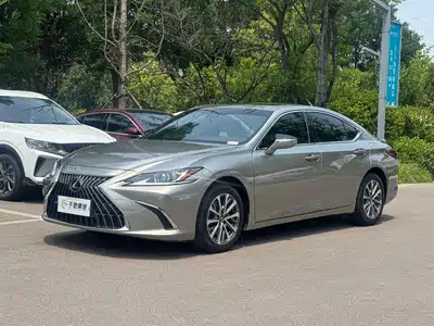 Lexus ES 2023