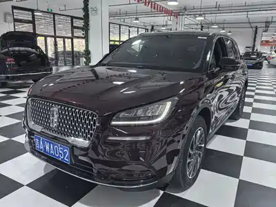 Lincoln Adventurer 2022