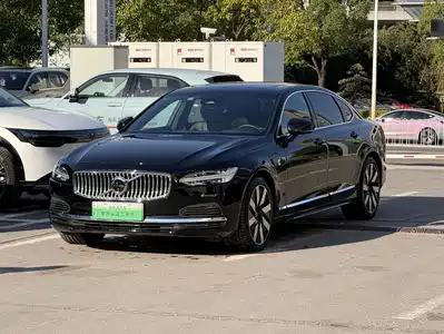 Volvo S90 Plug-in Hybrid 2024