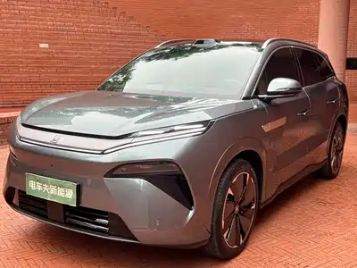 BYD Tang L 2025