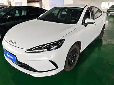 BYD Hai Bao 05 DM-i 2025
