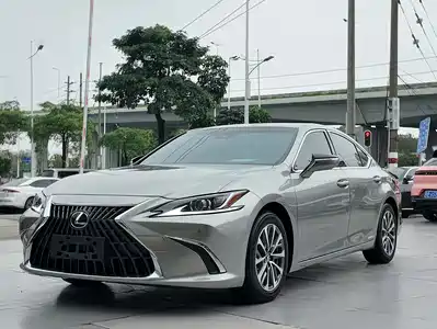 Lexus ES 2022