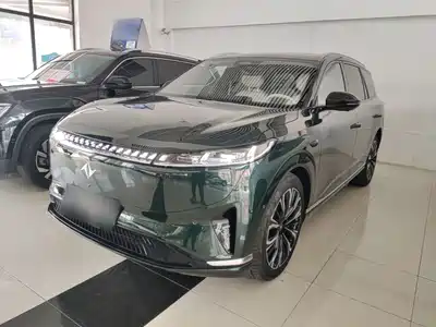Dongfeng Yipai eπ008 2025