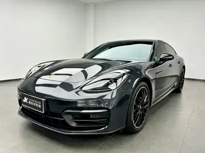 Porsche Panamera 2023