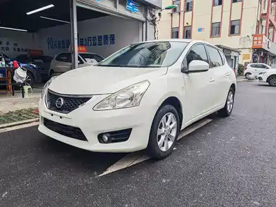 Nissan Tiida 2015