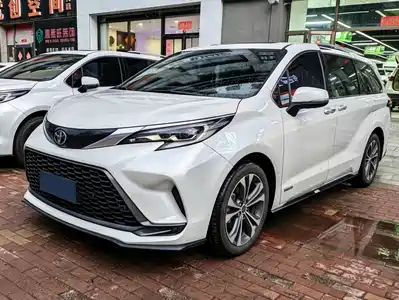 Toyota Granvia 2023