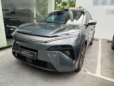 BYD Tang L 2025