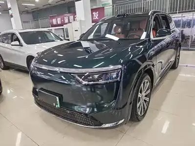 AITO Wenjie M8 2025