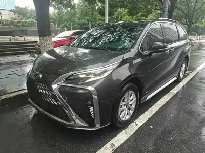 Toyota Granvia 2024