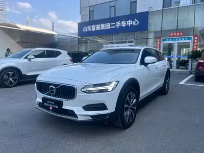 Volvo V90 2024