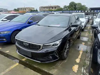 Geely Emgrand 2021