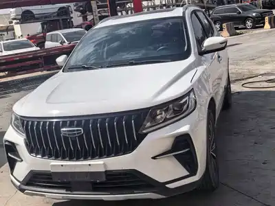 Geely Emgrand X6 2021