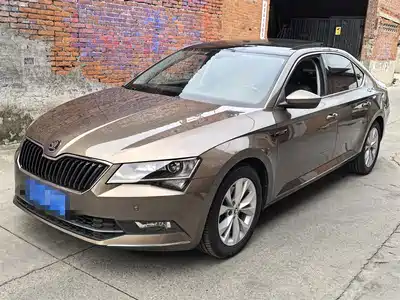Škoda Superb 2015