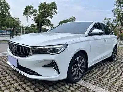 Geely Emgrand 2022