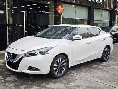 Nissan Bluebird 2015