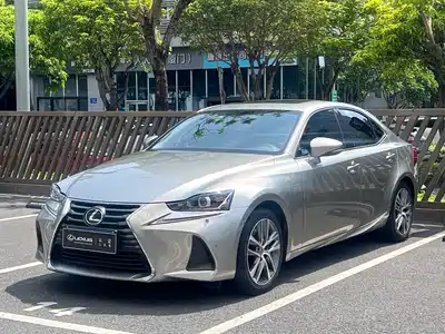 Lexus IS 2019