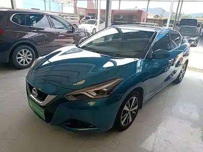 Nissan Bluebird 2015