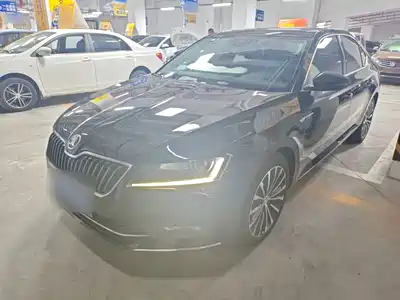 Škoda Superb 2015