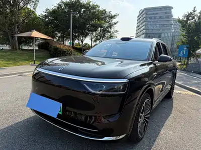 AITO Wenjie M8 2025